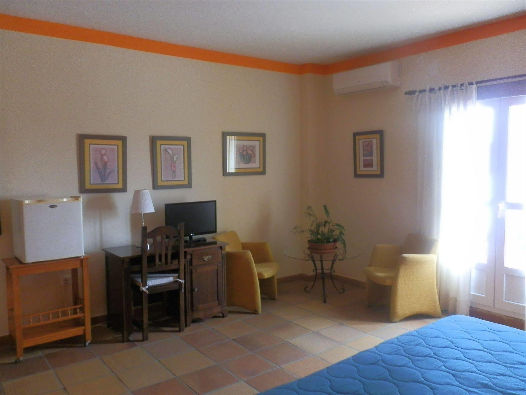 Hotel La Palmosa à Alcalá de los Gazules Extérieur photo